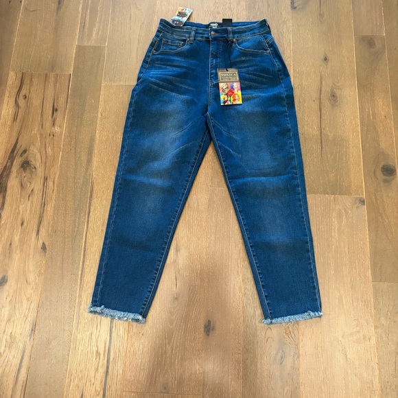 NWT Toxica High Rise Mom Fit Jeans Jr 5/Wmn 6 Ankle Cropped $36/30 med Wash - Picture 1 of 8